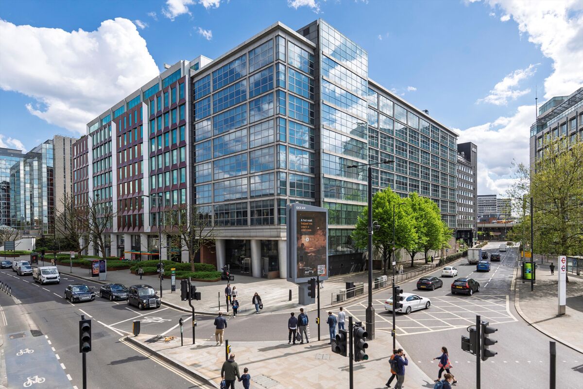 Highly prominent landmark office building 11,060 to 110106  Sq Ft to let.