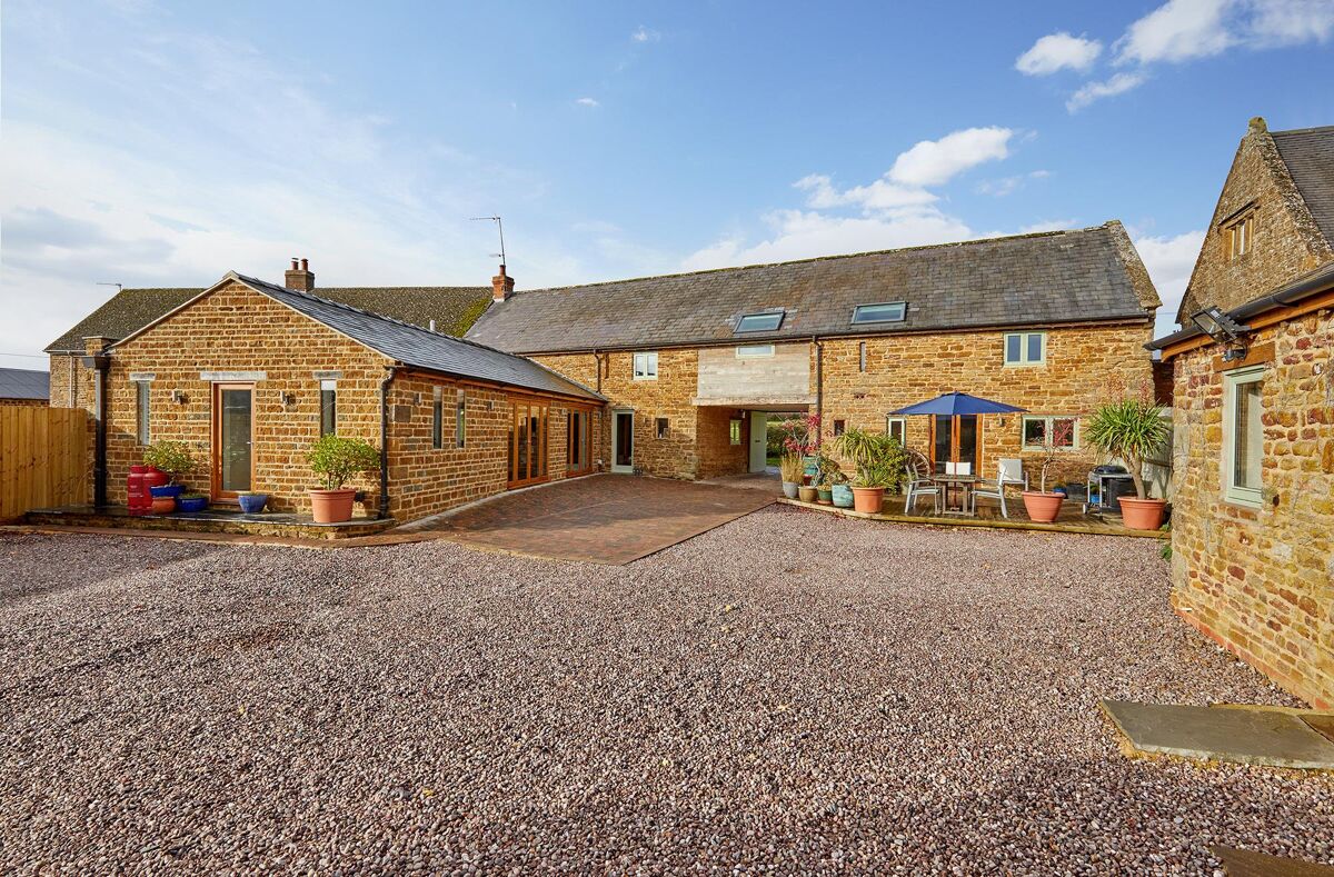 house for sale in Warkworth, Banbury, Oxfordshire/Northamptonshire