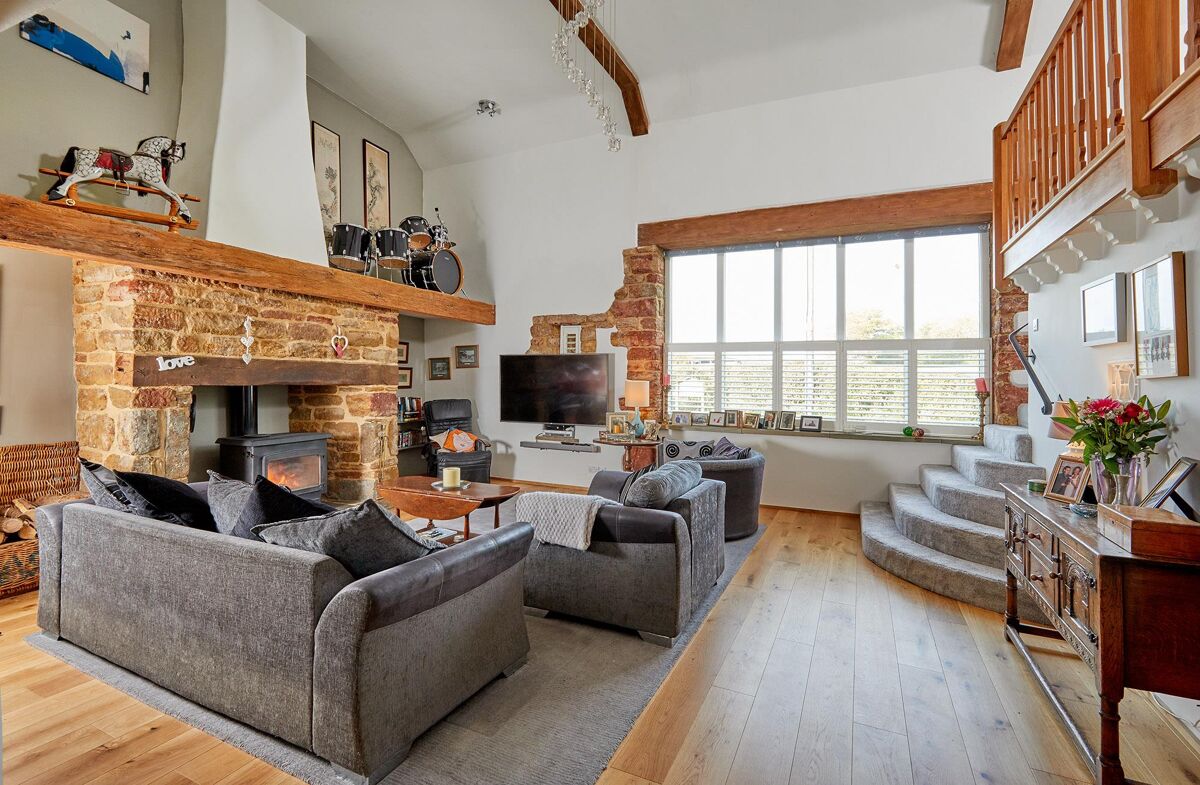 house for sale in Warkworth, Banbury, Oxfordshire/Northamptonshire border, OX17 OXF012037808