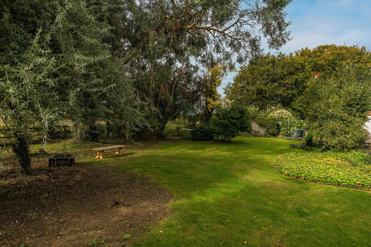 house for sale in Brightwell Baldwin, Watlington, Oxfordshire, OX49 OXF012105248 Knight Frank