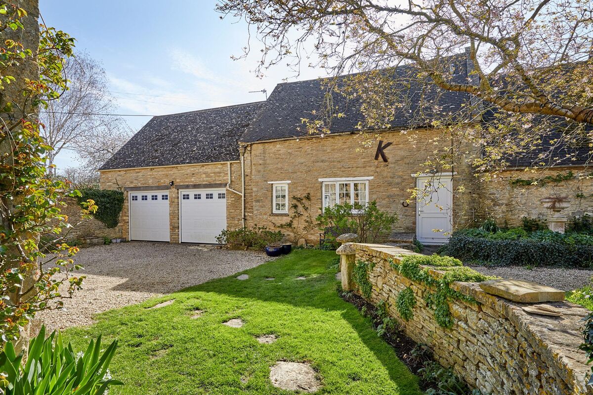 house for sale in Langford, Oxfordshire/Gloucestershire border, GL7