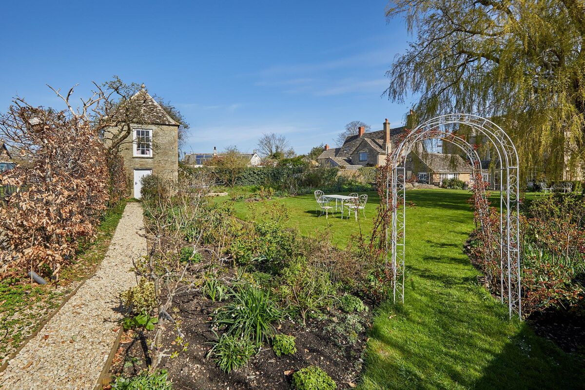 house for sale in Langford, Oxfordshire/Gloucestershire border, GL7