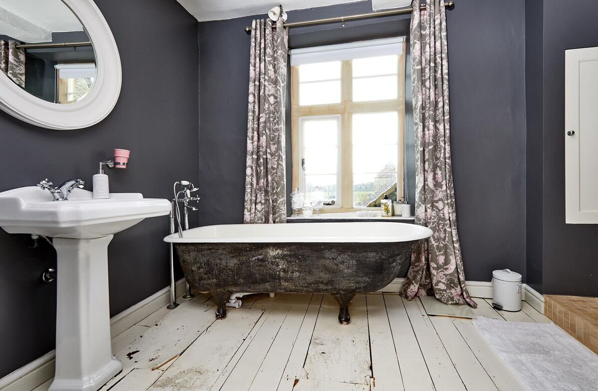 house for sale in Langford, Oxfordshire/Gloucestershire border, GL7