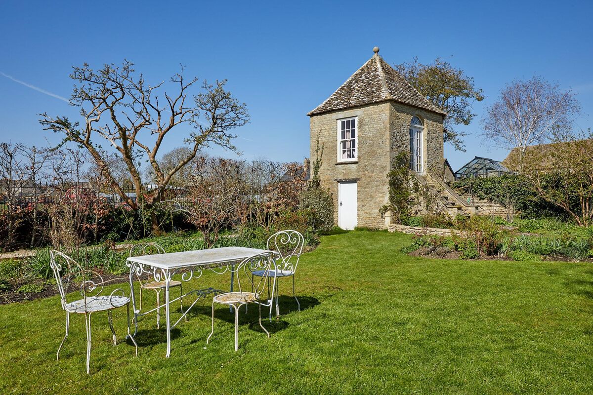 house for sale in Langford, Oxfordshire/Gloucestershire border, GL7 OXF012120216 Knight Frank