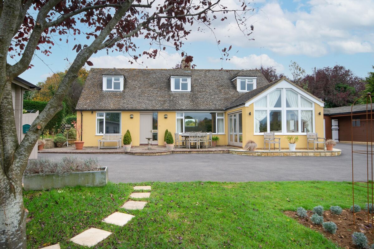 house for sale in Hook Norton, Oxfordshire, OX15 OXF012138802