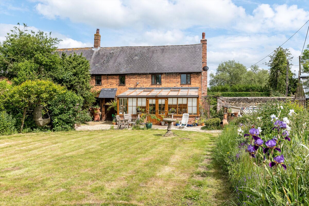 house for sale in Nr Adderbury, Oxfordshire, OX17 OXF012154503