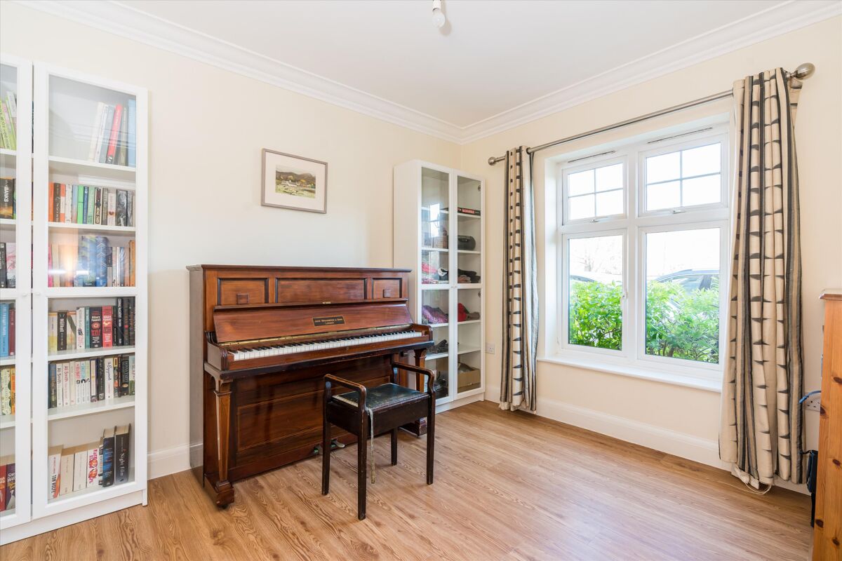 house for sale in Elizabeth Jennings Way, Oxford, Oxfordshire, OX2 OXF012182428 Knight Frank