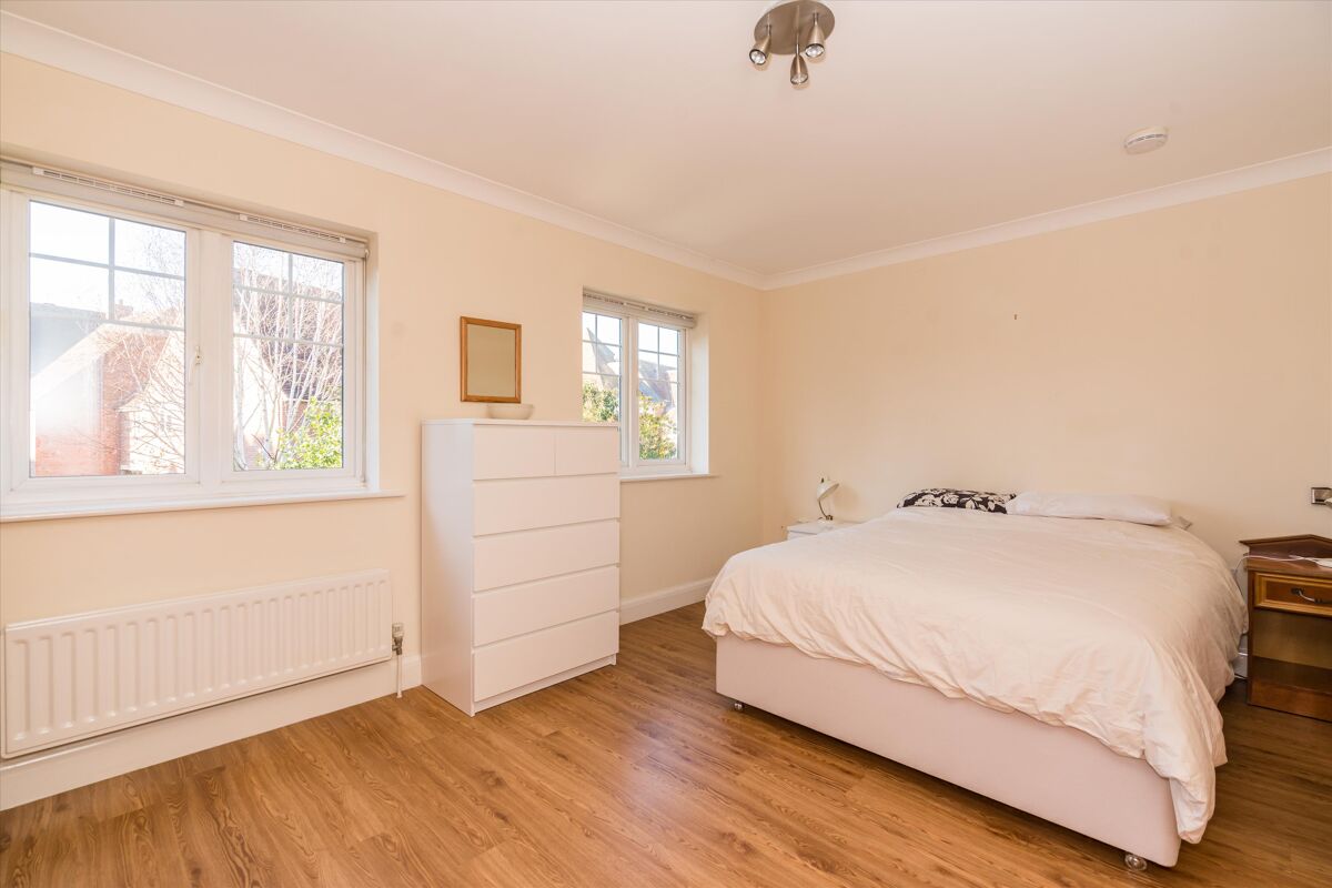 house for sale in Elizabeth Jennings Way, Oxford, Oxfordshire, OX2 OXF012182428 Knight Frank