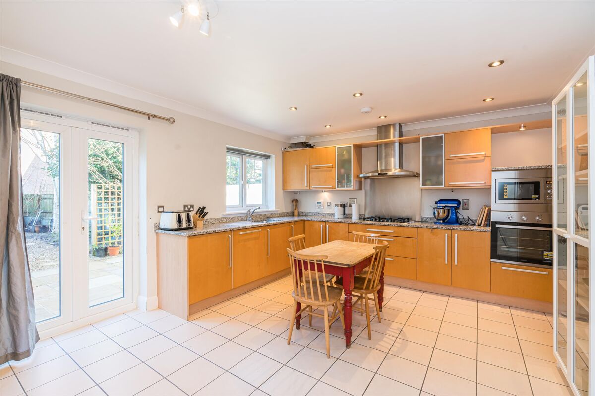 house for sale in Elizabeth Jennings Way, Oxford, Oxfordshire, OX2 OXF012182428 Knight Frank