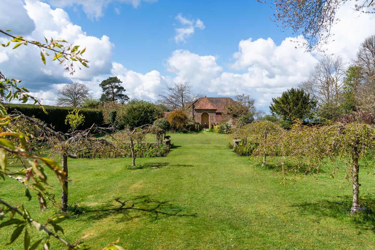 house for sale in Manor House, Oakley Road, Brill, HP18 OXF012187042