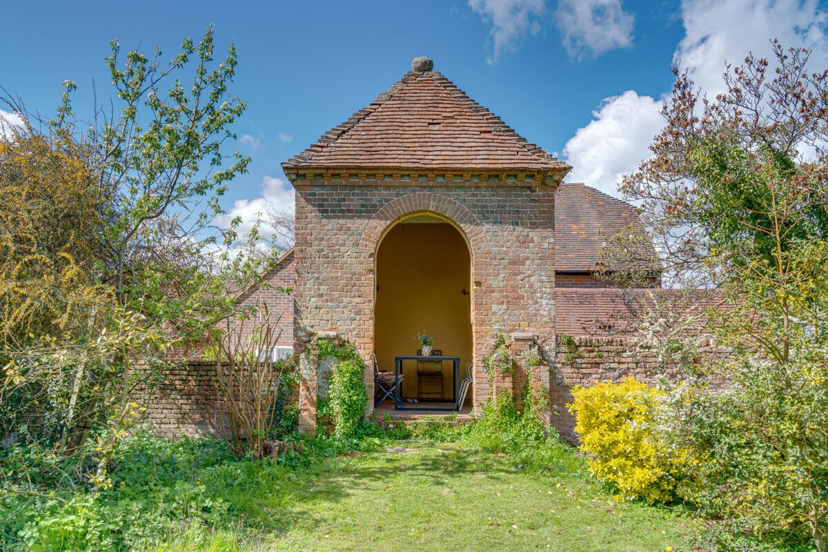 house for sale in Manor House, Oakley Road, Brill, HP18 OXF012187042