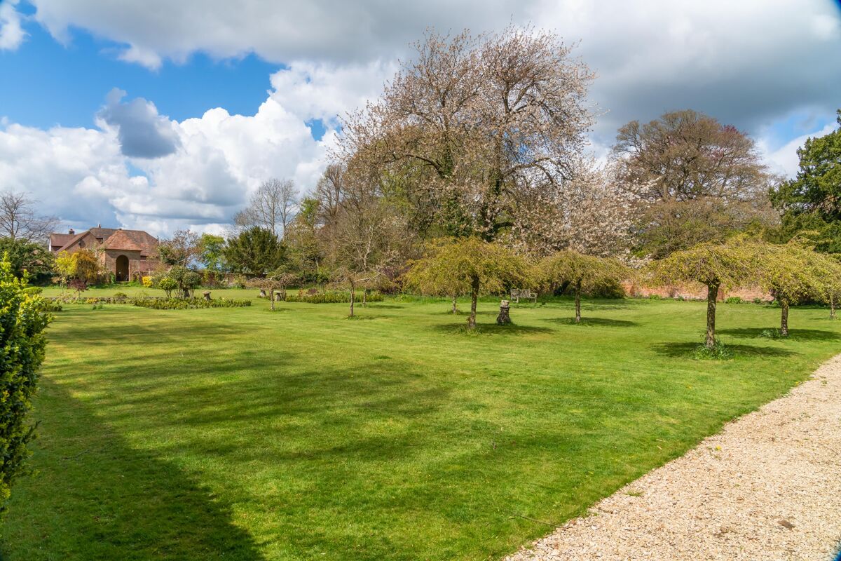 house for sale in Manor House, Oakley Road, Brill, HP18 OXF012187042