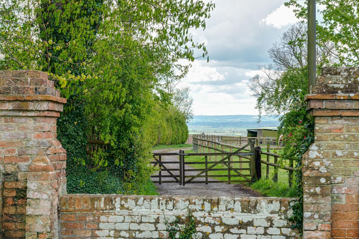 house for sale in Manor House, Oakley Road, Brill, HP18 OXF012187042