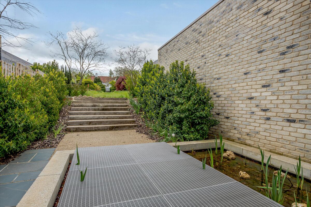 house for sale in Thackeray Close, Oxford, OX2 OXF012197815 Knight