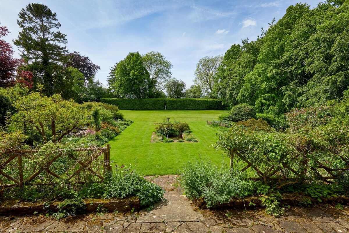 house for sale in Lower Tadmarton, Oxfordshire, OX15 OXF012200249