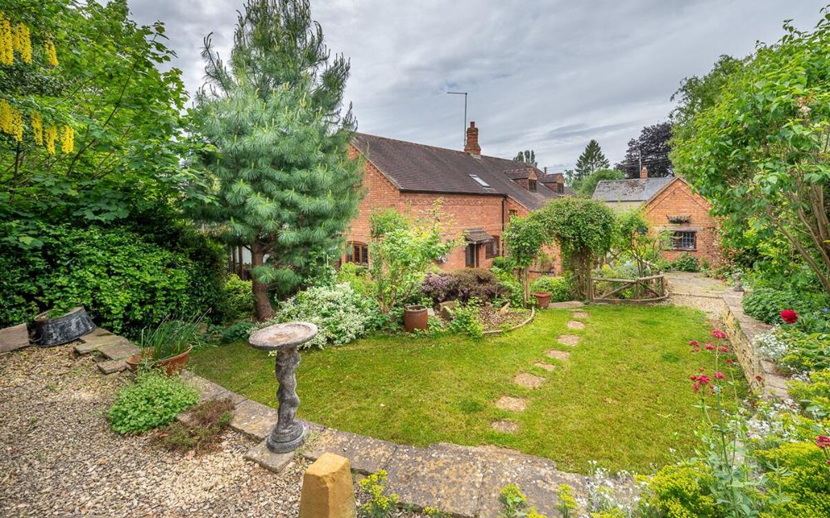 house for sale in Bloxham, Oxfordshire, OX15 OXF012201855 Knight Frank