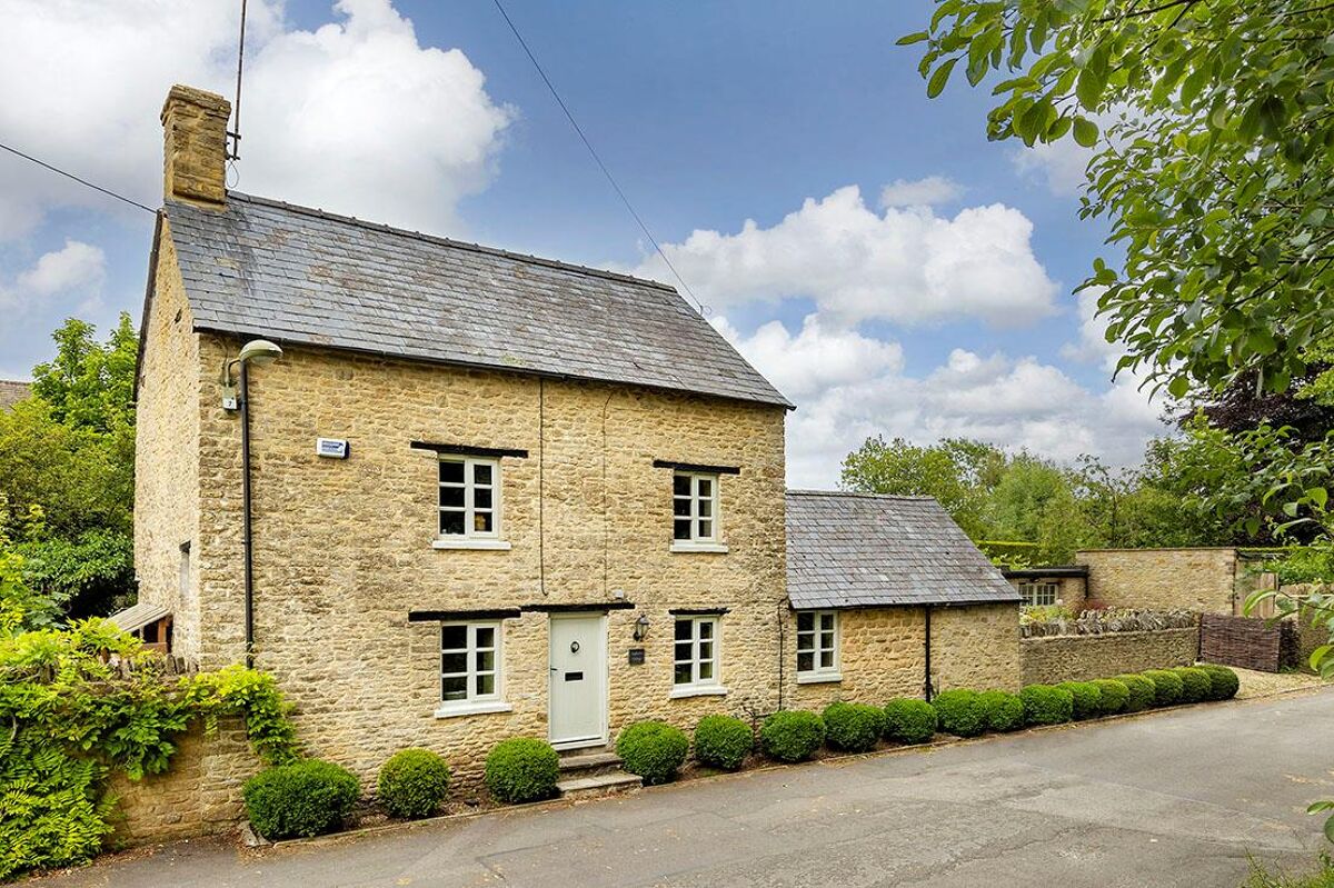 house for sale in AscottunderWychwood, Chipping Norton, Oxfordshire