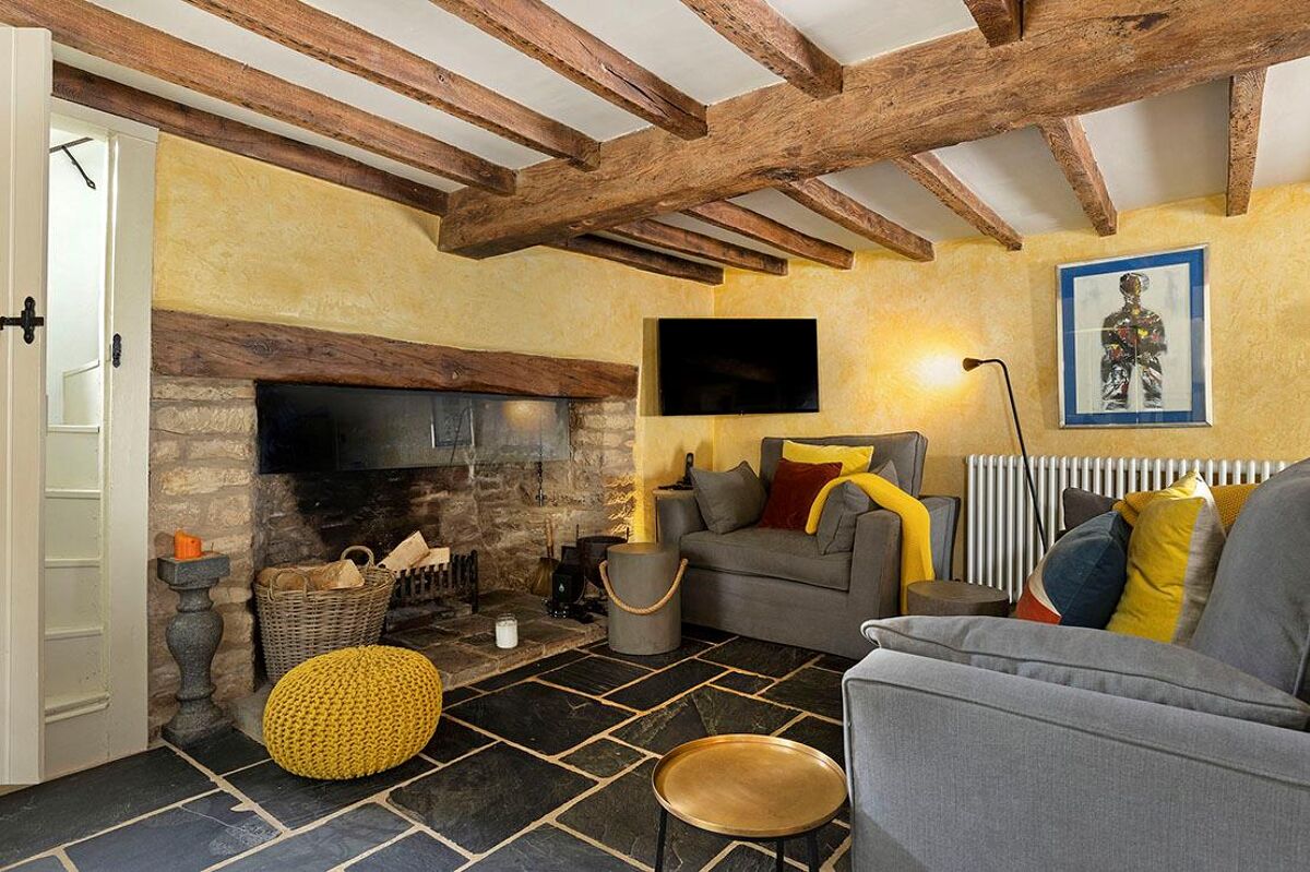 house for sale in AscottunderWychwood, Chipping Norton, Oxfordshire, OX7 OXF012201992