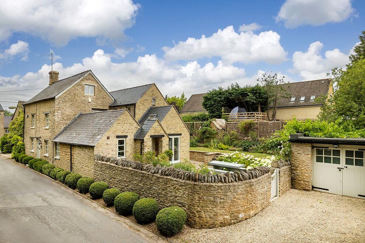 house for sale in AscottunderWychwood, Chipping Norton, Oxfordshire