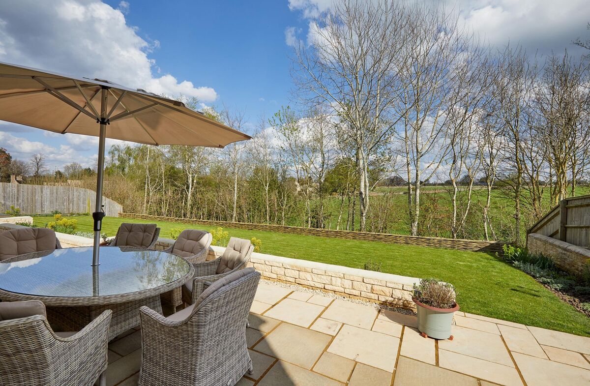 house for sale in Lavender Cottage, ShiptonunderWychwood, Chipping