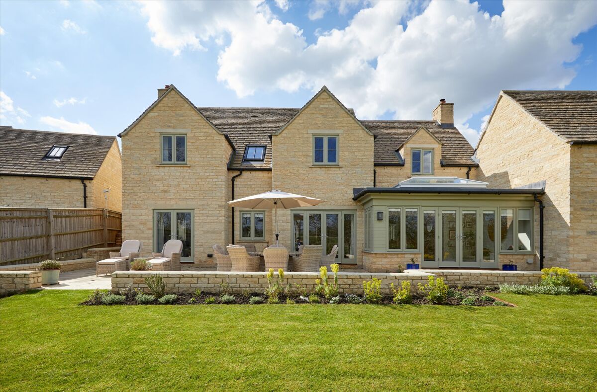 house for sale in Lavender Cottage, ShiptonunderWychwood, Chipping