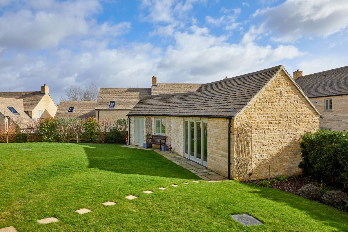 house for sale in ShiptonunderWychwood, Chipping Norton, Oxfordshire