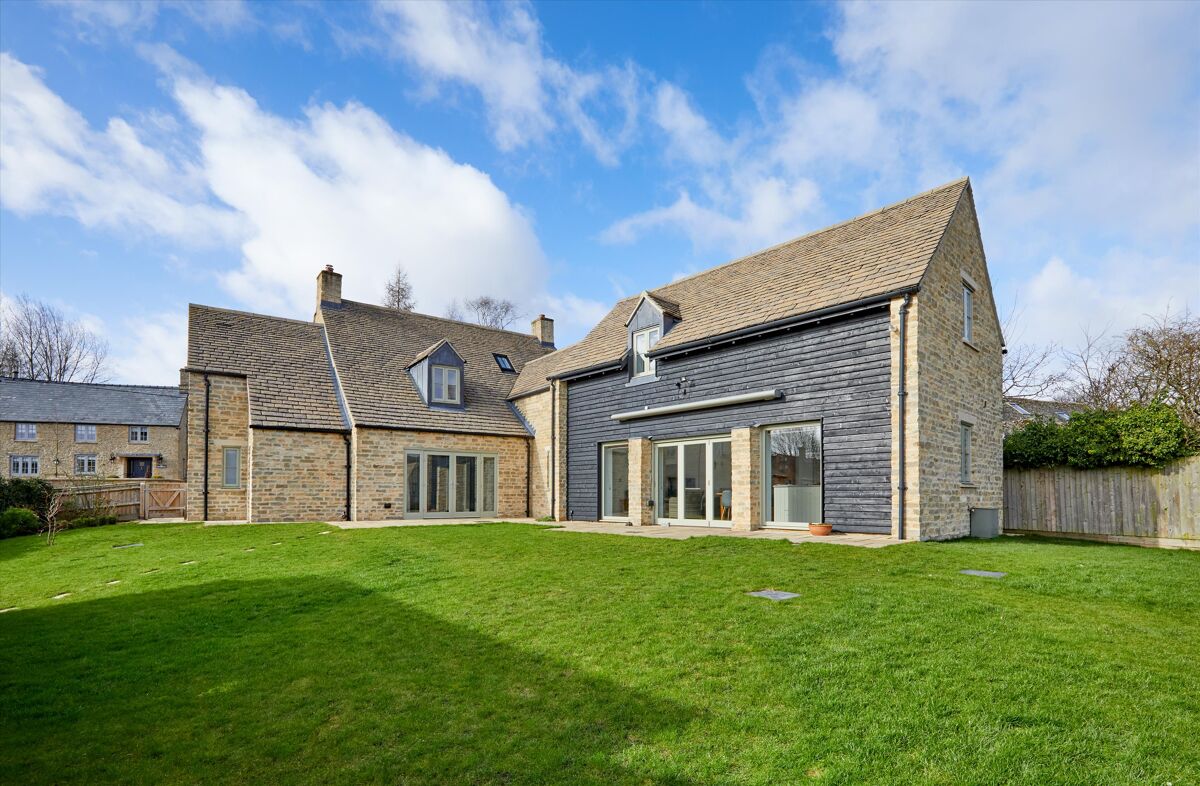 house for sale in ShiptonunderWychwood, Chipping Norton, Oxfordshire