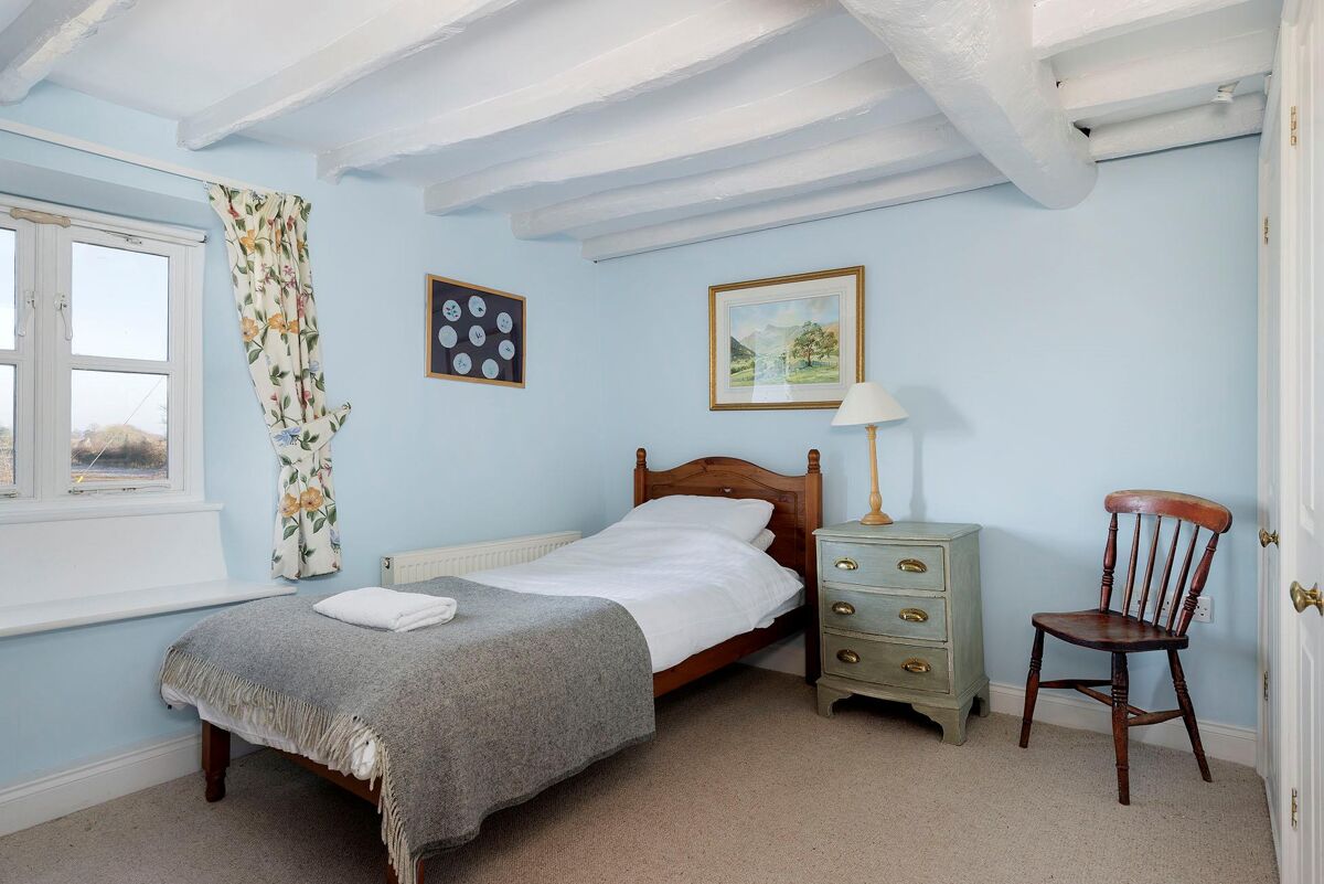 house for sale in Upper Milton, MiltonunderWychwood, Chipping Norton, Oxfordshire, OX7