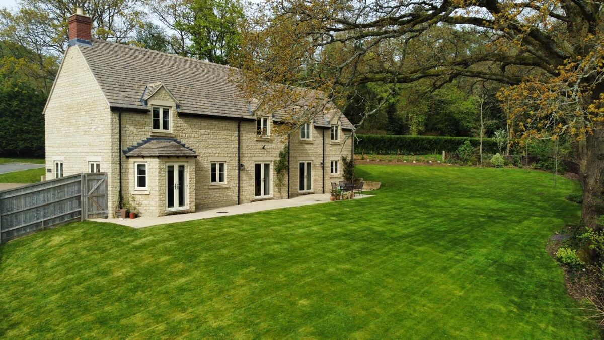 house for sale in Charlbury, Chipping Norton, OX7 OXF012370250