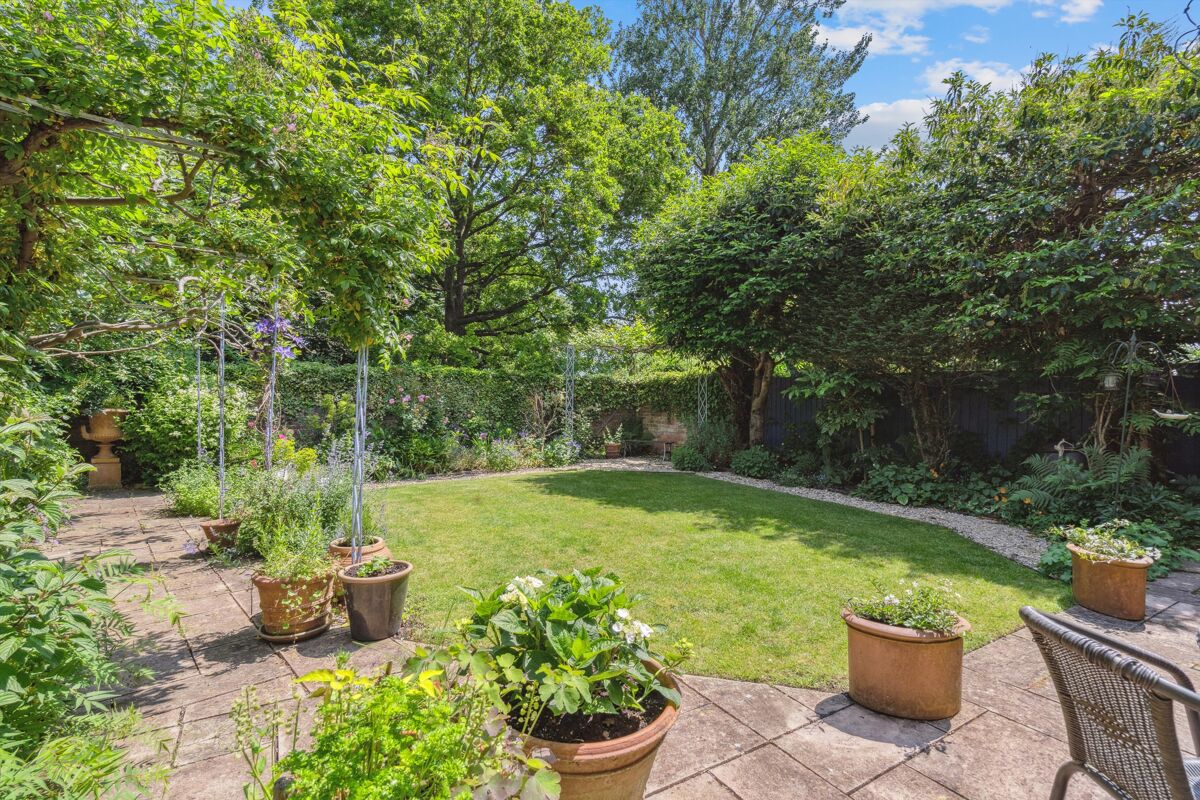 house for sale in Cunliffe Close, Summertown, Oxford, OX2 OXF012393024 Knight Frank