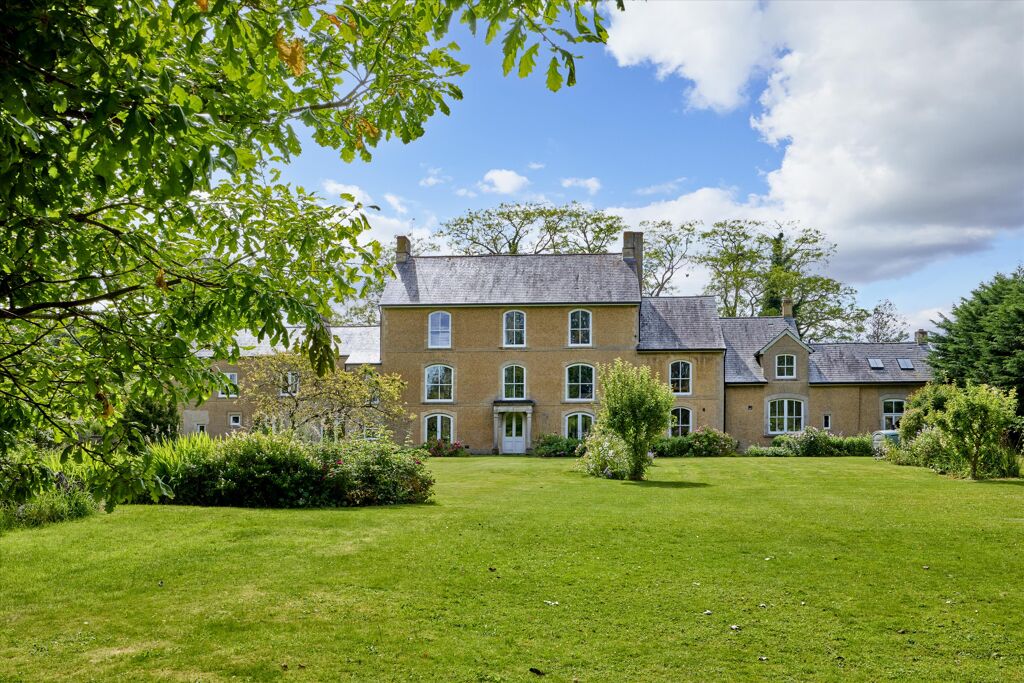 Image of Ascott-Under-Wychwood, Chipping Norton, Oxfordshire, OX7