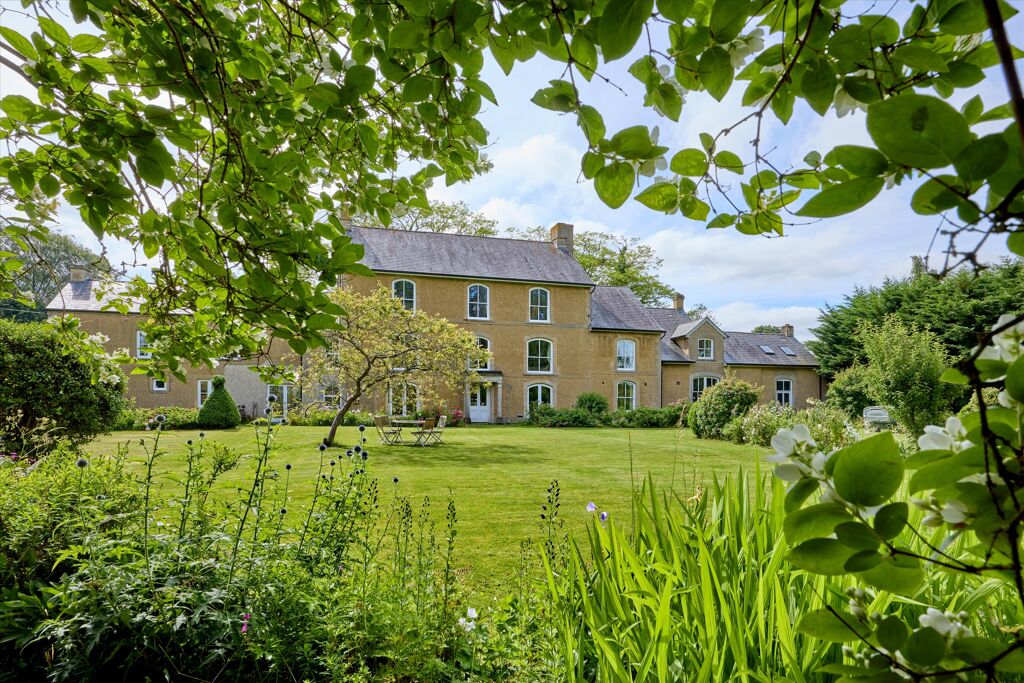 Image of Ascott-Under-Wychwood, Chipping Norton, Oxfordshire, OX7