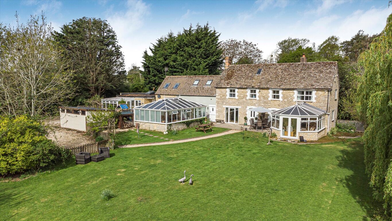 Image of Hailey, Witney, OX29