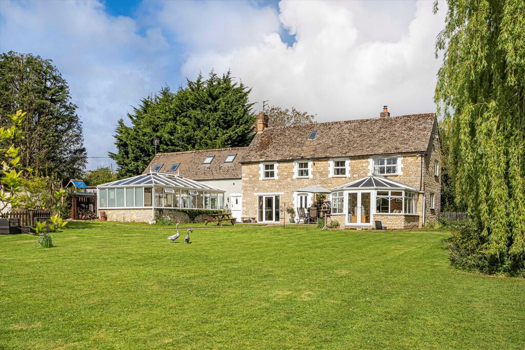 Image of Hailey, Witney, OX29