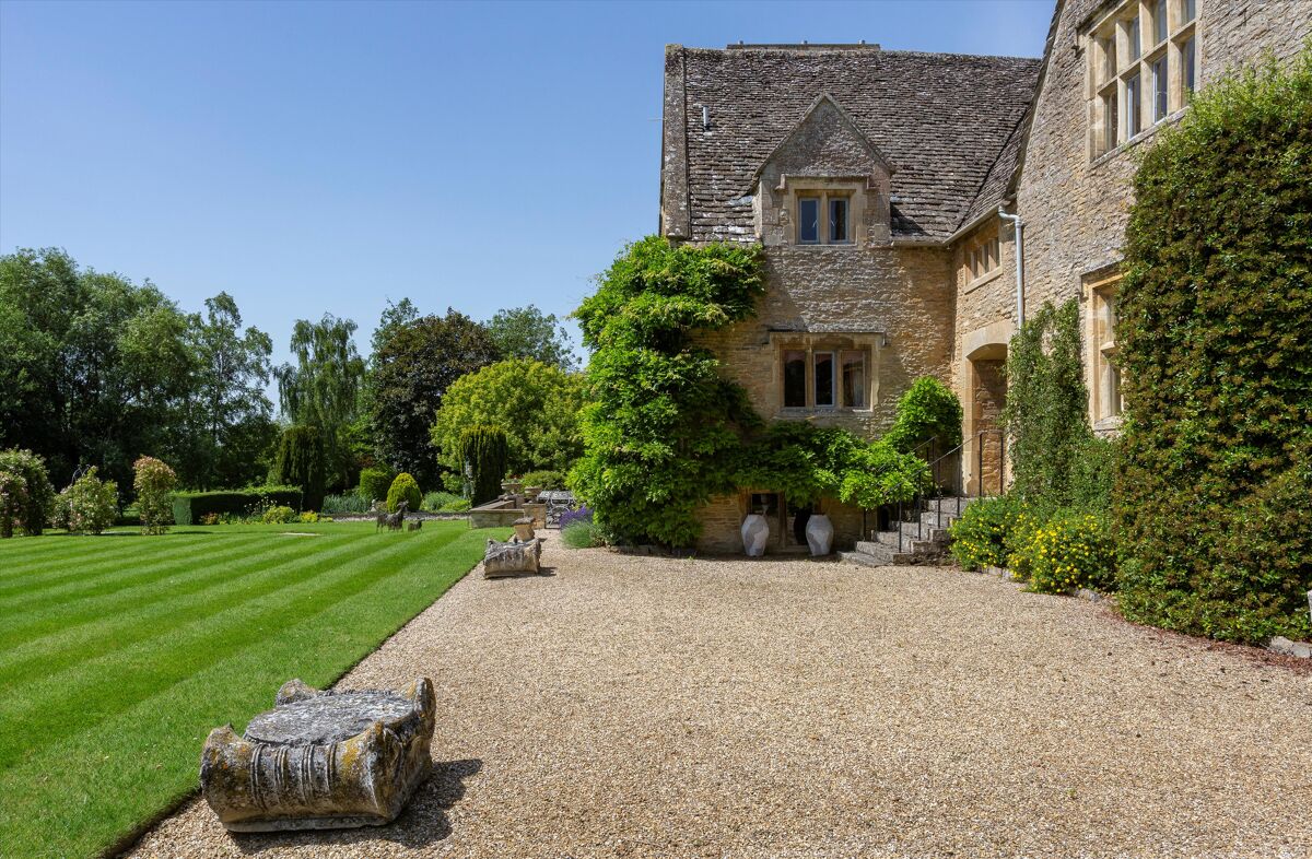 house for sale in Church Close, Bampton, Oxfordshire, OX18 OXF051585