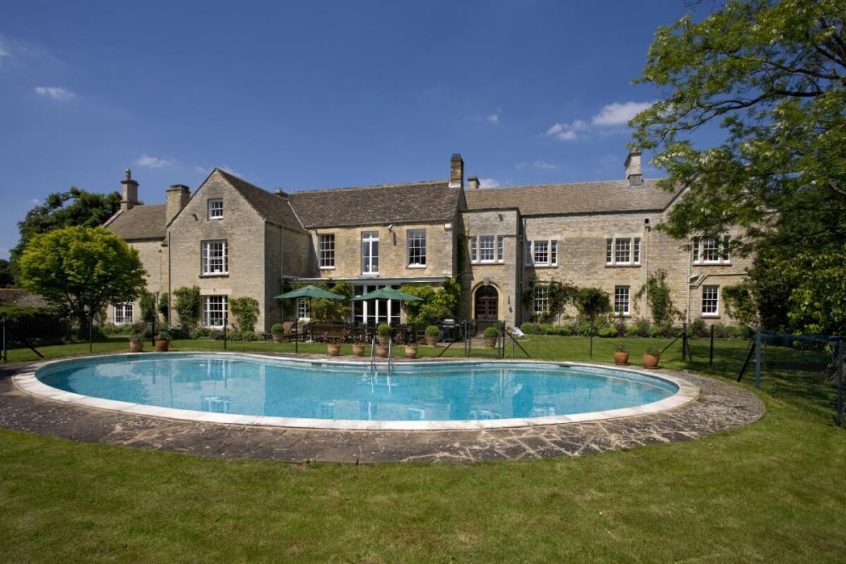 house for sale in ShiptonOnCherwell, Oxfordshire, OX5 OXF052119 Knight Frank