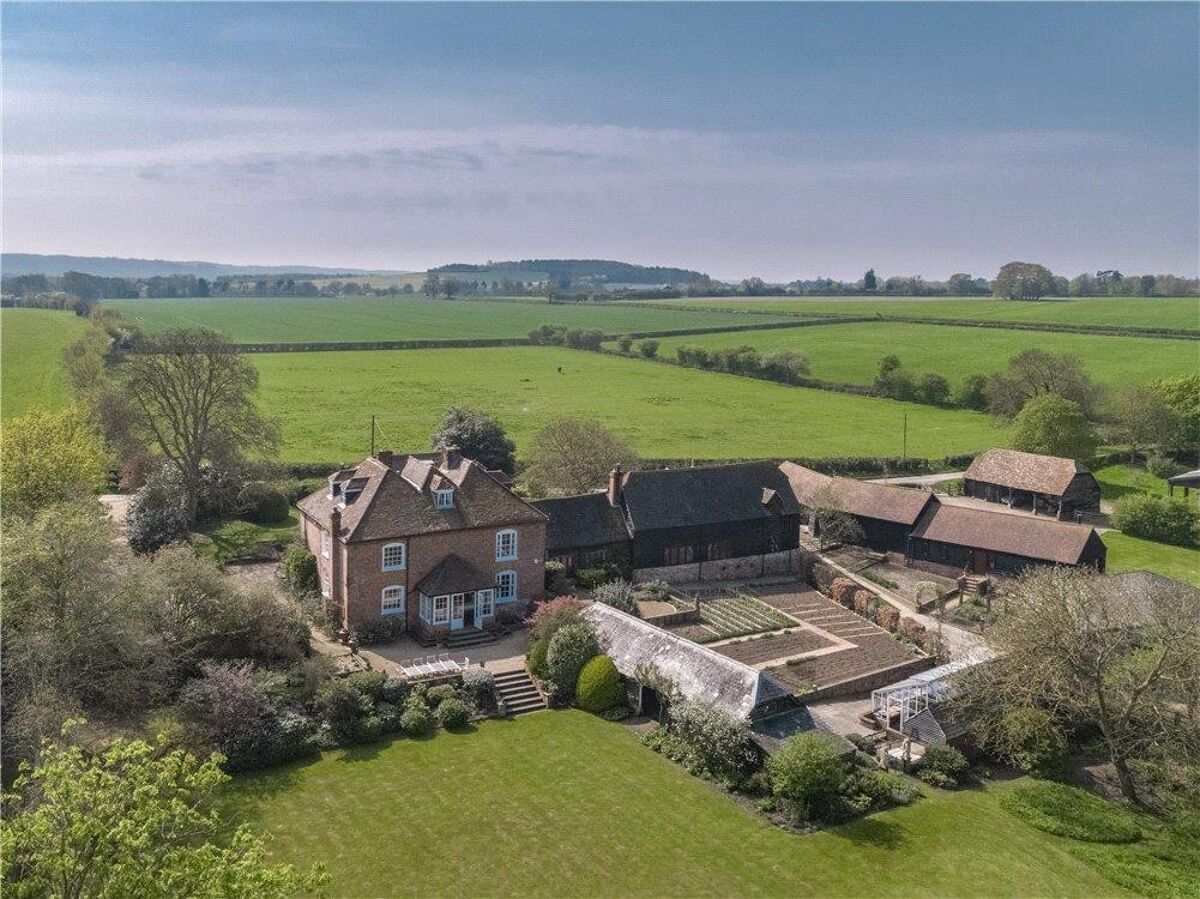 house for sale in Tetsworth, Thame, Oxfordshire, OX9. OXF060851