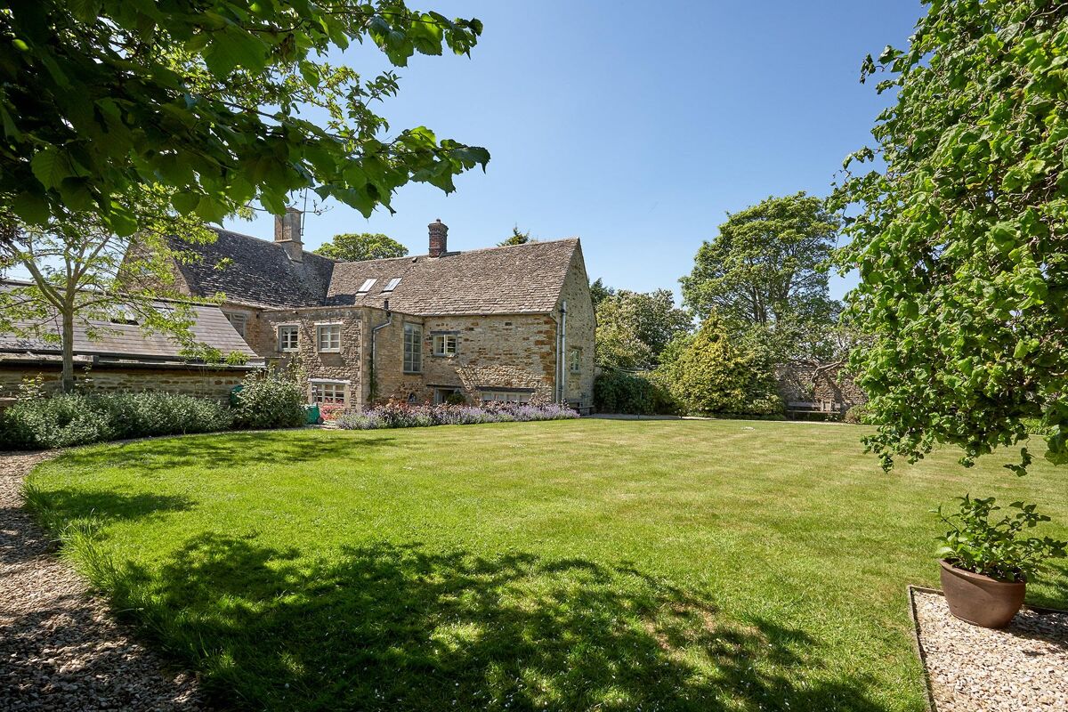 house for sale in Duns Tew, Oxfordshire, OX25 OXF090411 Knight Frank