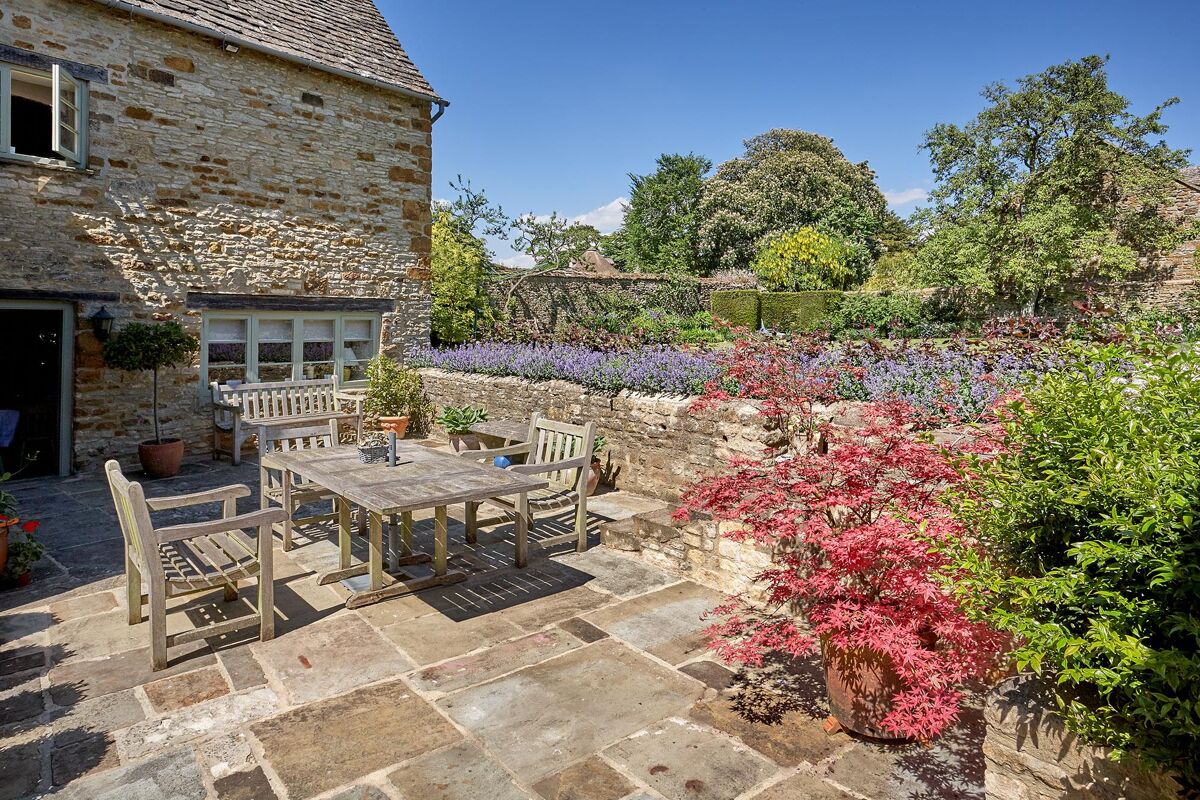 house for sale in Duns Tew, Oxfordshire, OX25 OXF090411 Knight Frank