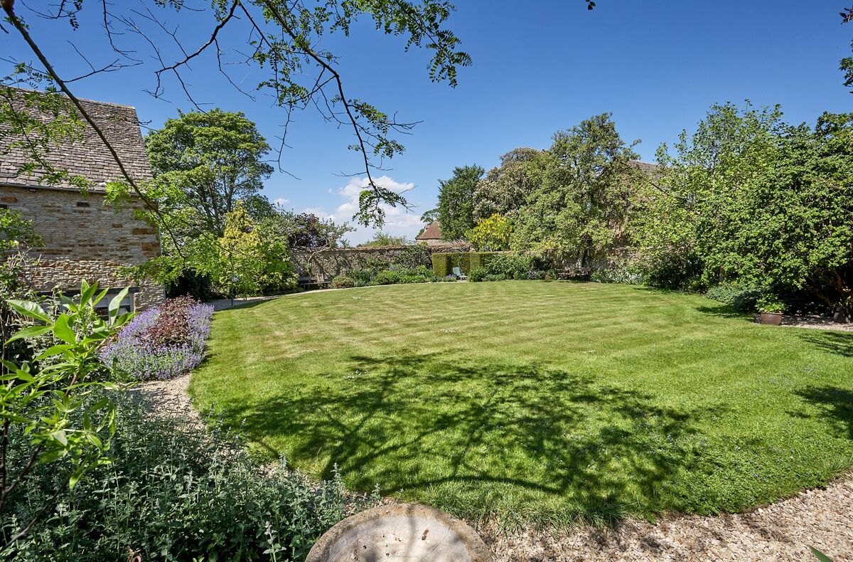 house for sale in Duns Tew, Oxfordshire, OX25 OXF090411 Knight Frank