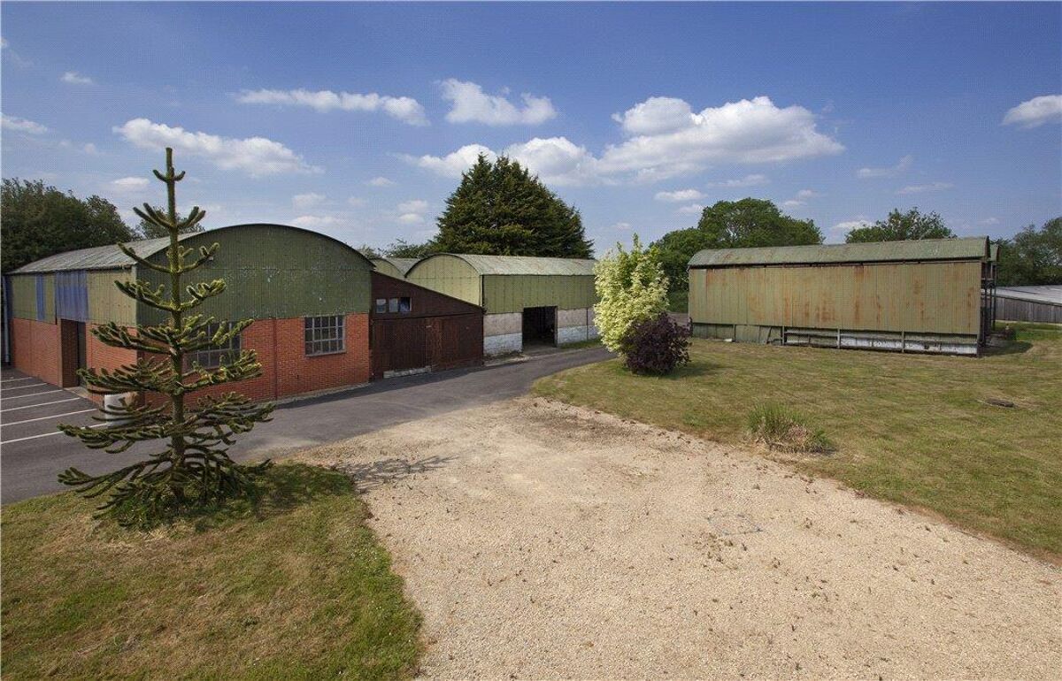 house for sale in Hanney Road, Steventon, Abingdon, Oxfordshire, OX13