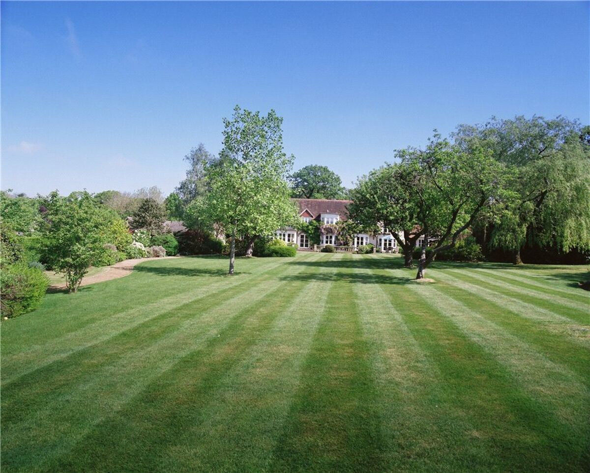 house for sale in Freeland, Nr Woodstock, Oxfordshire, OX29 OXF110017