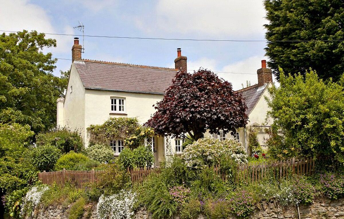 house for sale in Frogmore Lane, Long Crendon, Buckinghamshire, HP18