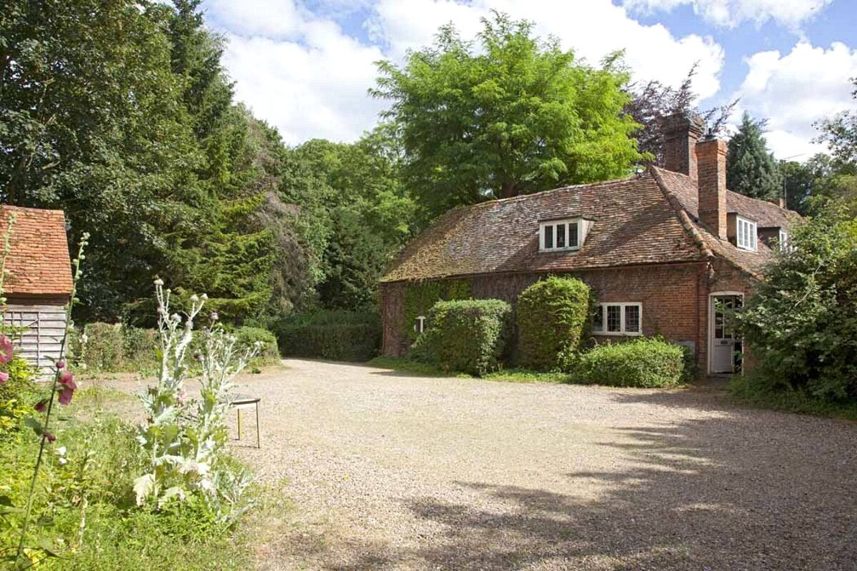 house for sale in Lower Hartwell, Aylesbury, Buckinghamshire, HP17