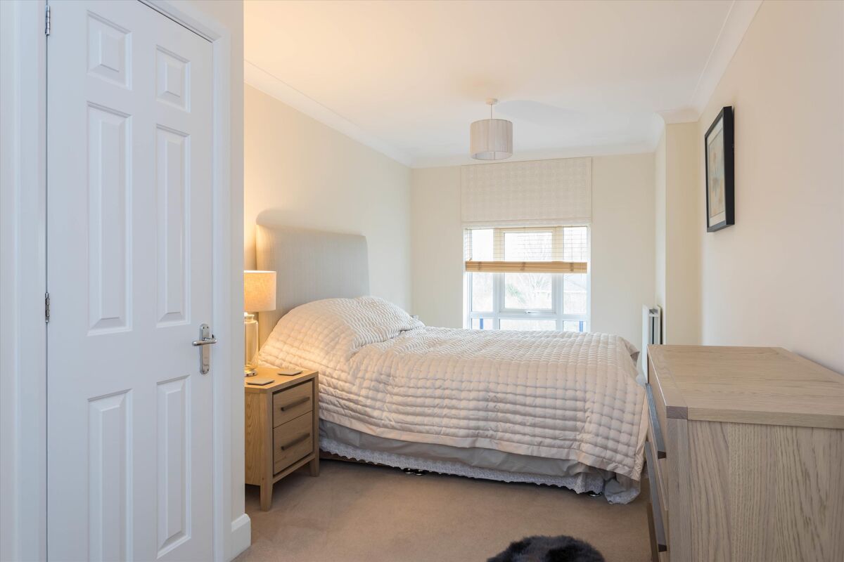 flat for sale in Complins Close, Oxford, OX2 - OXF140147 | Knight Frank