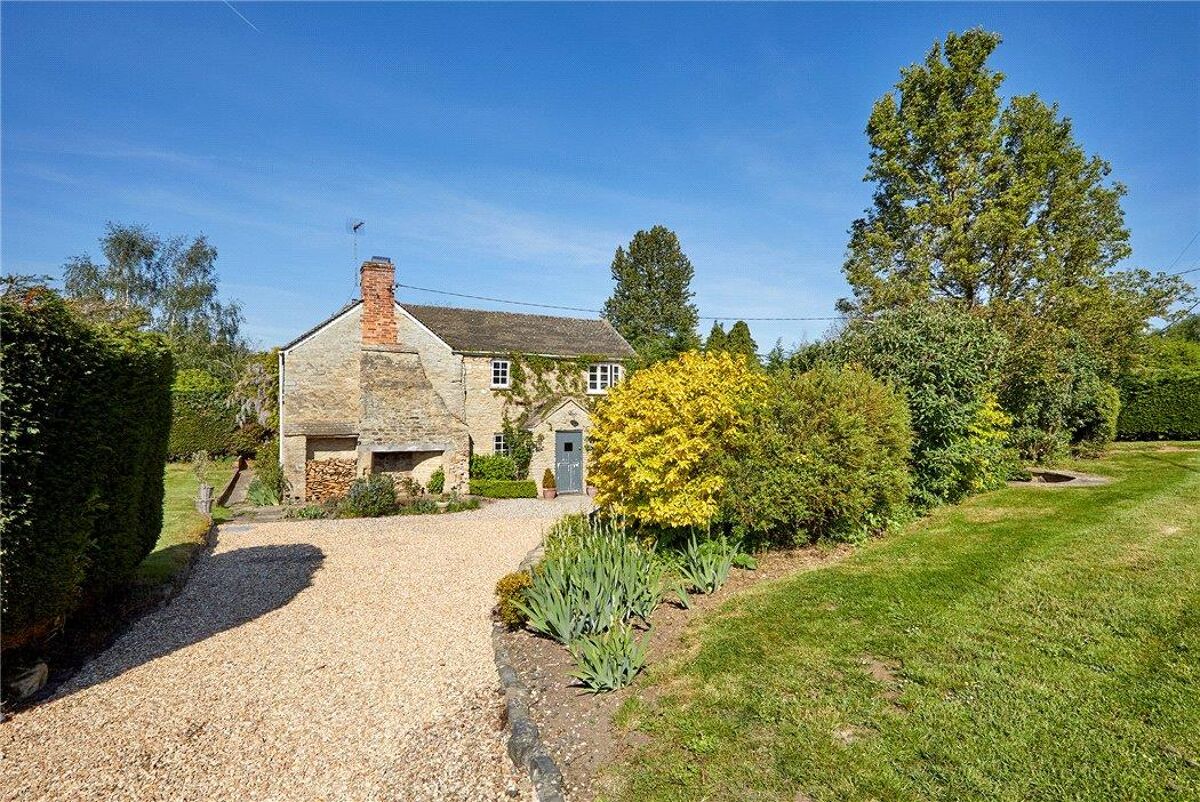 house for sale in Barnard Gate, Witney, Oxfordshire, OX29 OXF140309