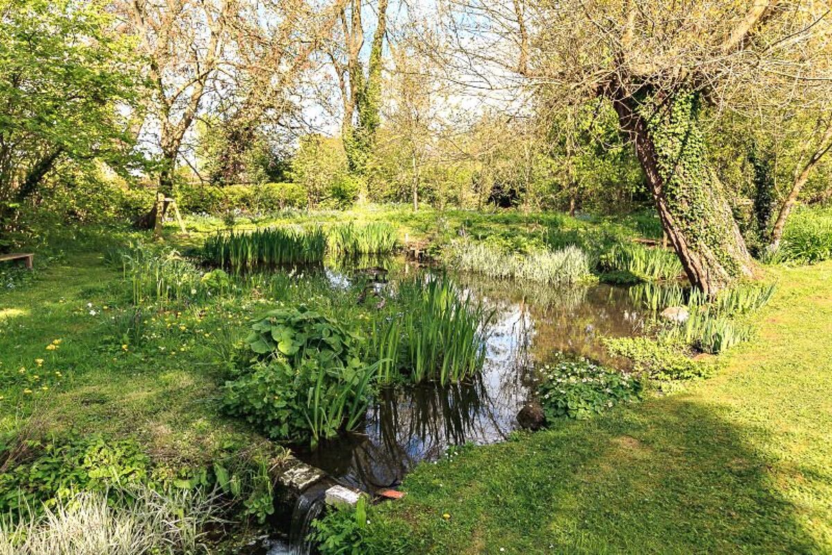 house for sale in Meadle, Aylesbury, Buckinghamshire, HP17 OXF150005