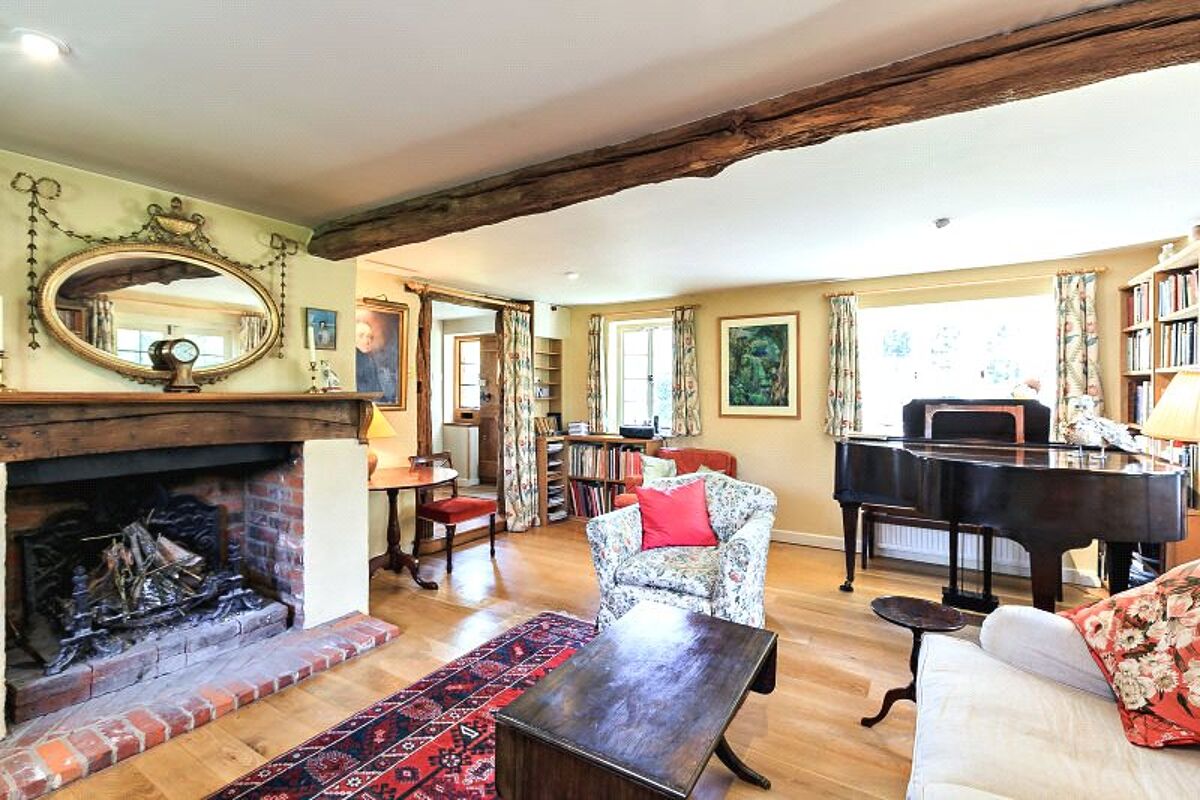 house for sale in Meadle, Aylesbury, Buckinghamshire, HP17 OXF150005