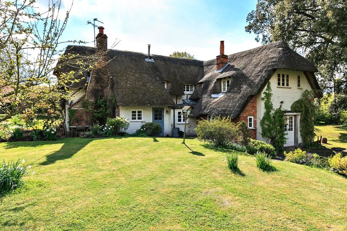 house for sale in Meadle, Aylesbury, Buckinghamshire, HP17 OXF150005