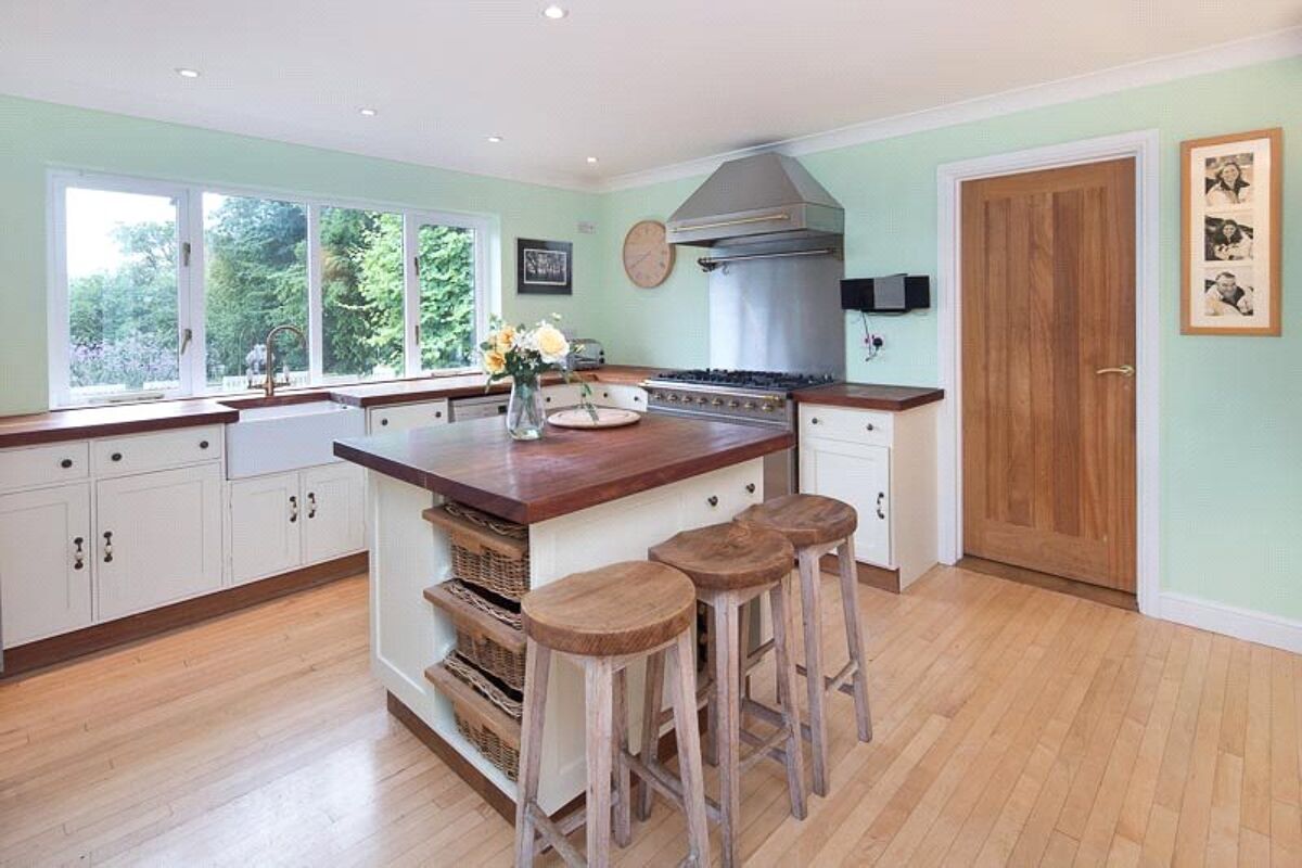 house for sale in Sires Hill, North Moreton, Didcot, Oxfordshire, OX11 OXF160110 Knight Frank